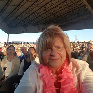 Meet your Posher, Connie